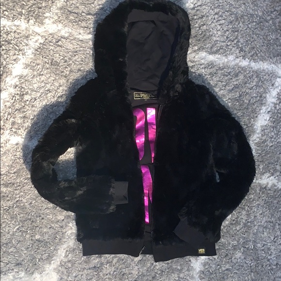 VS PINK Black Faux Fur Deluxe Zip Jacket💕🖤 - Picture 4 of 6